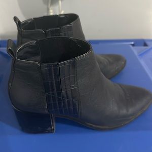 Nine West Navy Blue Ankle Boots Size 8.5